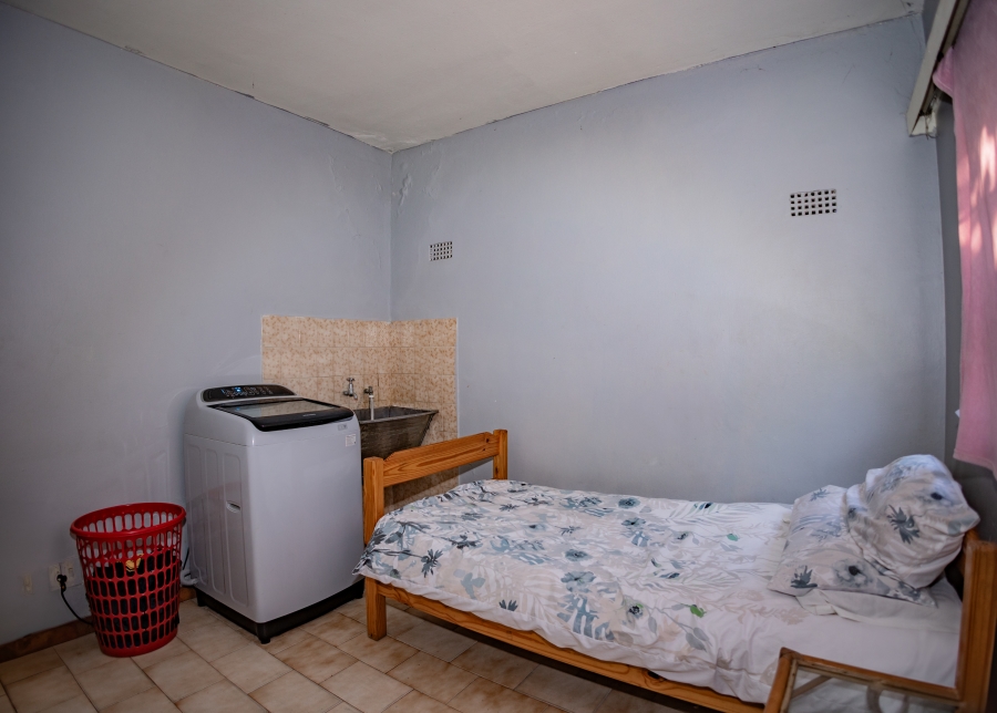 4 Bedroom Property for Sale in Avondale Western Cape